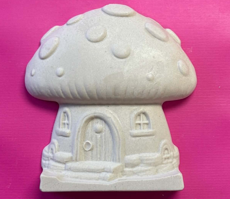 MUSHROOM HOUSE KIT
