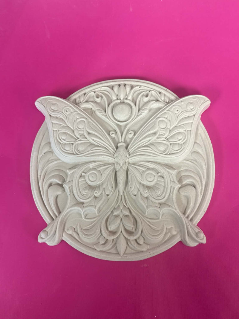 LARGE BUTTERFLY PLAQUE WITH PAINTABLE EASEL KIT