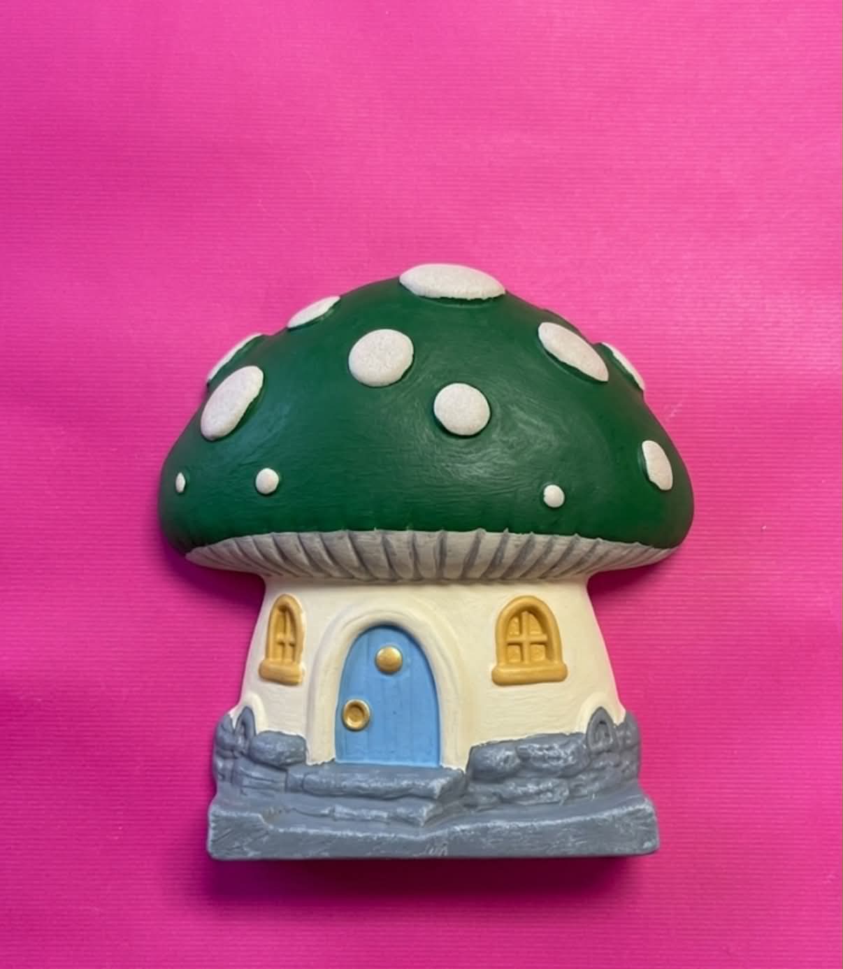 MUSHROOM HOUSE KIT